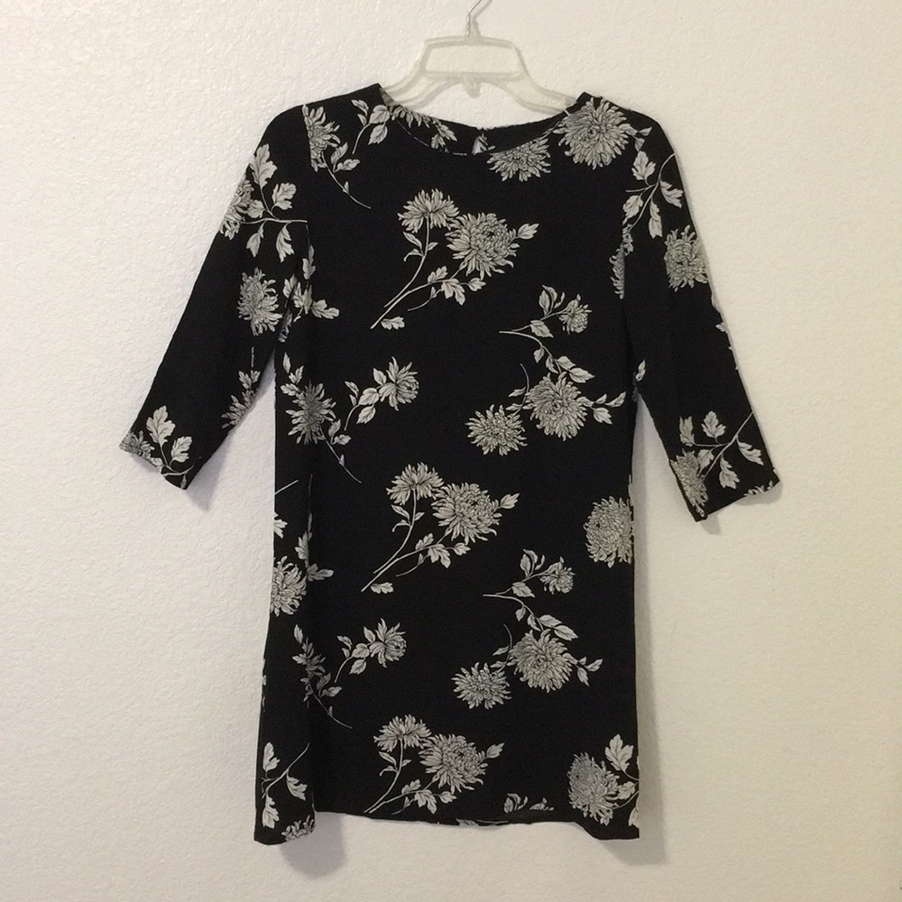 Flower dress size small - Picture 3 of 4